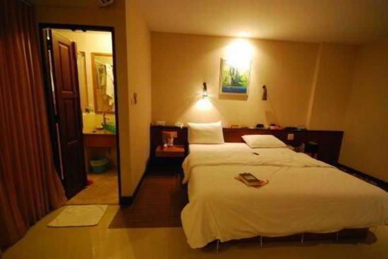 Ploen Chaweng Koh Samui Hotel Buitenkant foto